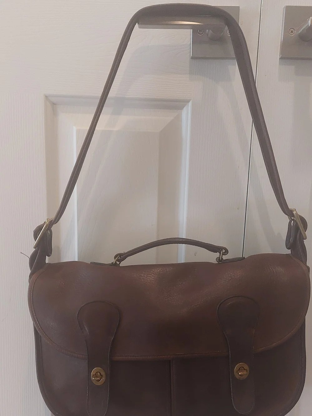 Vintage Coach Messenger Field Bag # 998 7108 Classic Brown Cowhide Leather.